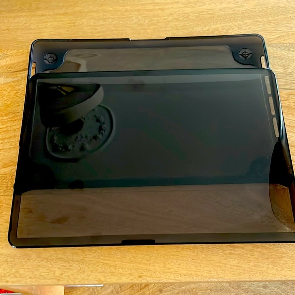 Tech 21 13” Evo Tint Case for MacBook Pro 2020